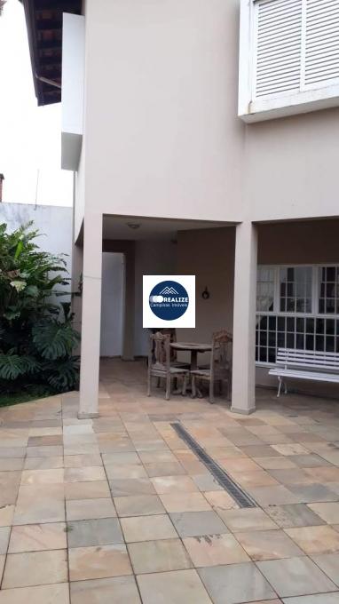 Casa à venda com 3 quartos, 350m² - Foto 1
